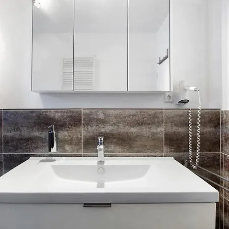 Burgunderblick - Balkon & Therme Inkl Kostenloser Parkplatz Appartamento