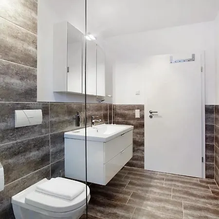 Burgunderblick - Balkon & Therme Inkl Kostenloser Parkplatz Appartamento